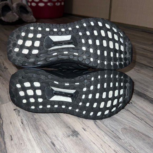 Adidas UltraBoost 4.0 ‘Triple Black Gold’ - US 5 WOMEN (US 4 MEN) - Picture 5 of 10